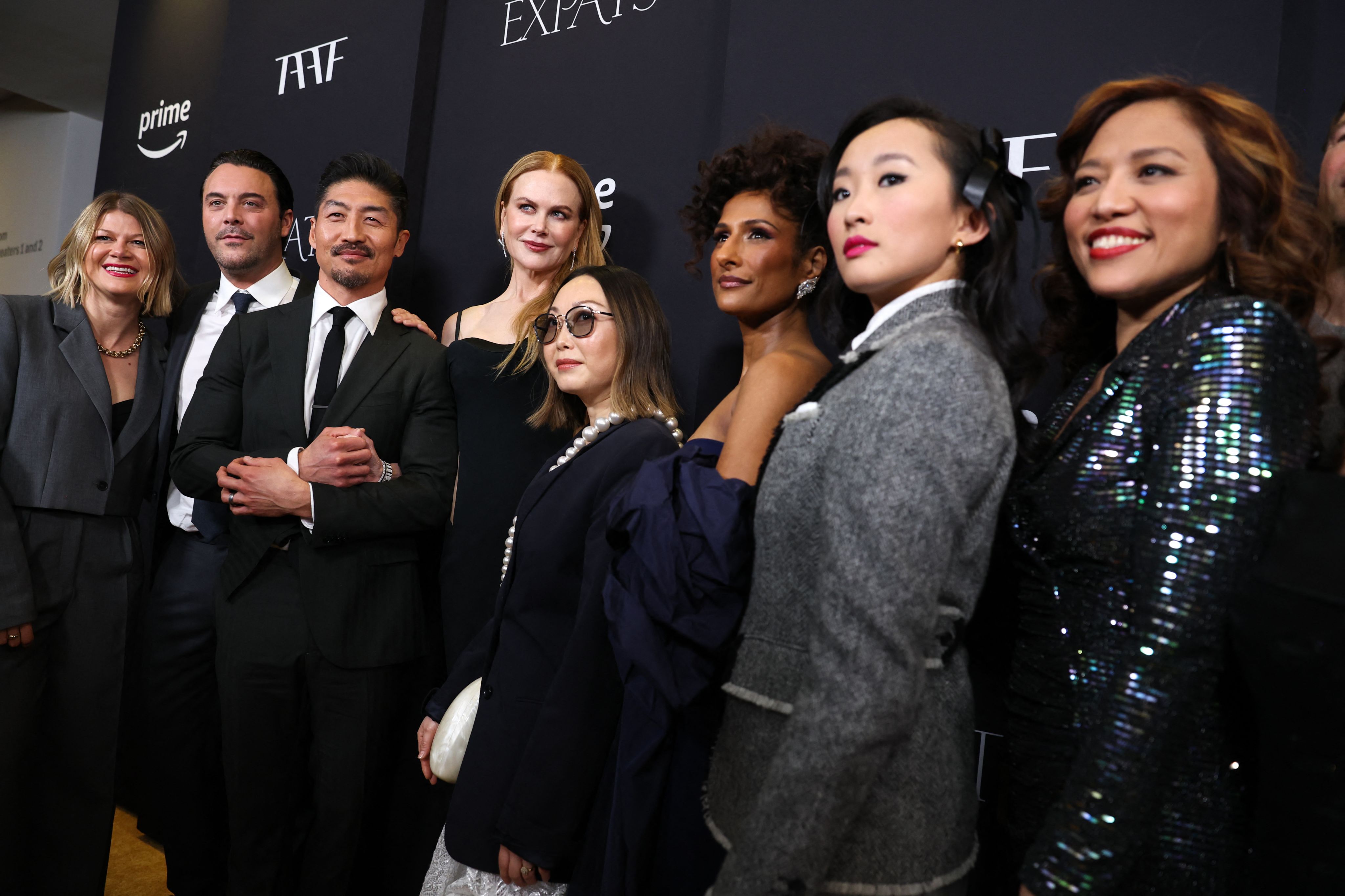 导演王子逸和演员们的合照 （ AFP / Charly TRIBALLEAU ）