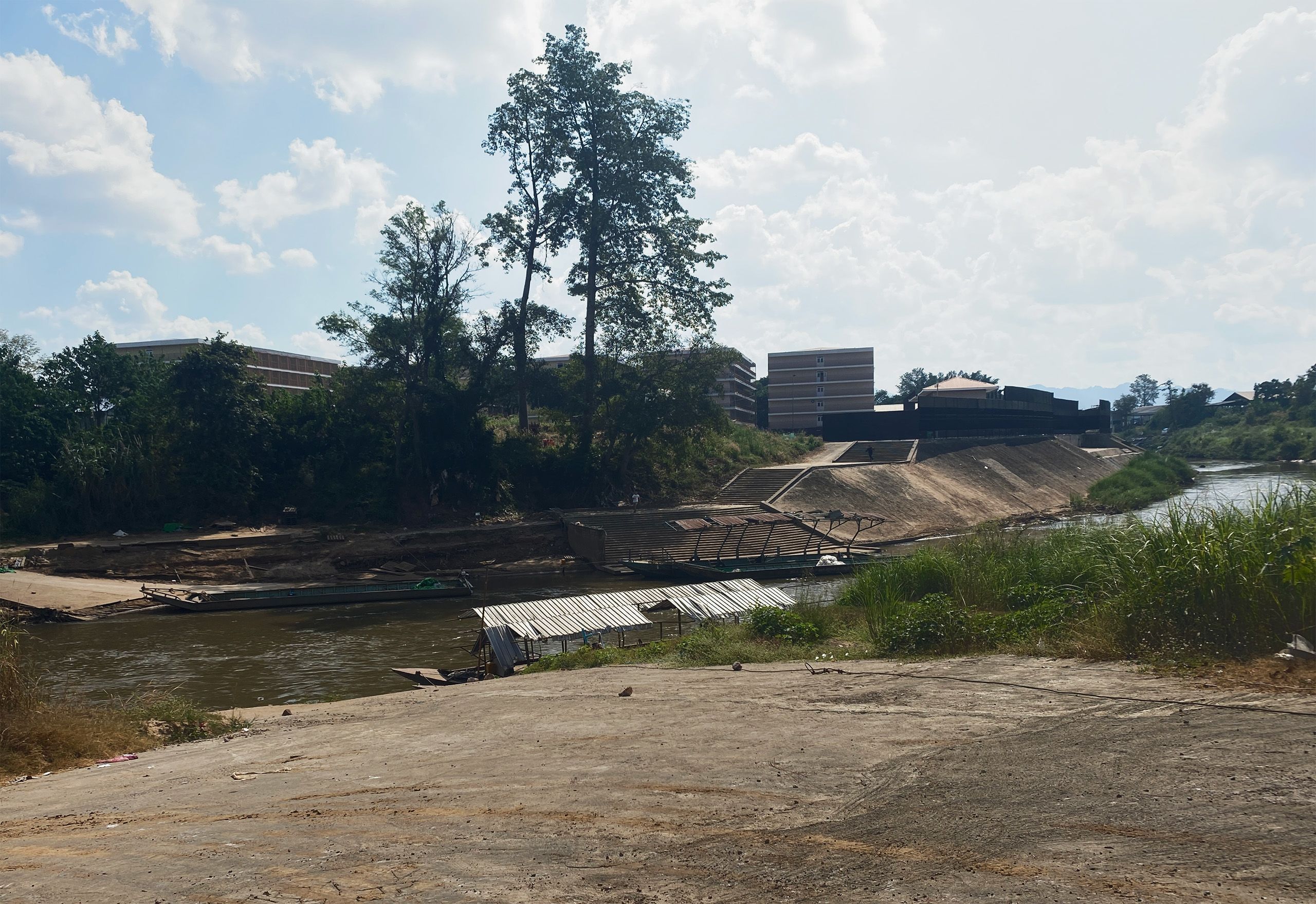 外援躲藏的位置的视角