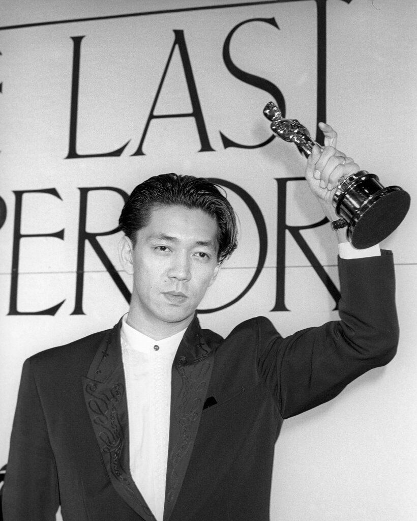 1988年，坂本龙一凭借《末代皇帝》获得奥斯卡最佳原创配乐奖。