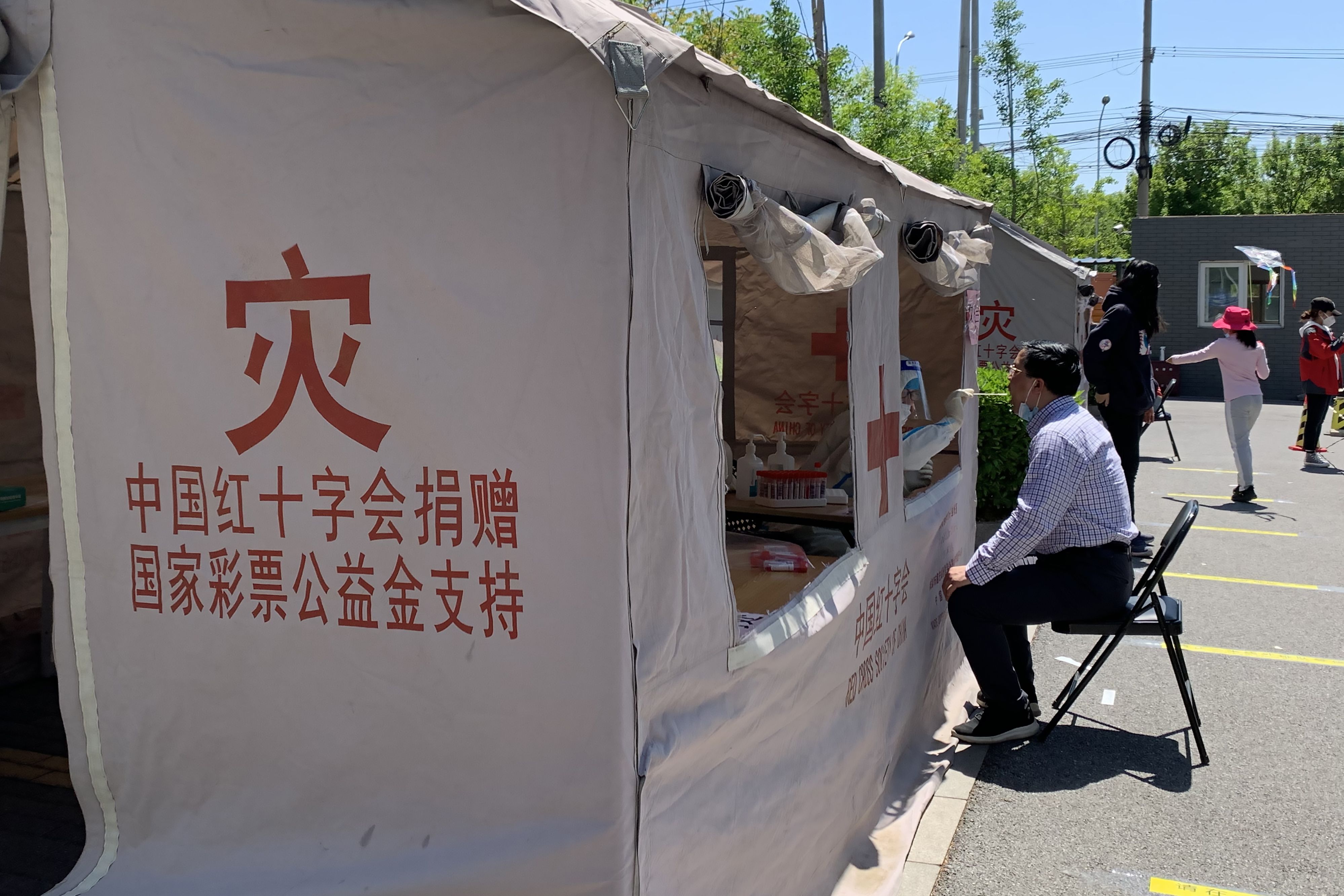 “今天的他，呼风可改雨，不可一世太嚣张；乜哥乜哥，多么地讨厌，we don't need you any more，Go to hell！”  Beyond《不可一世》