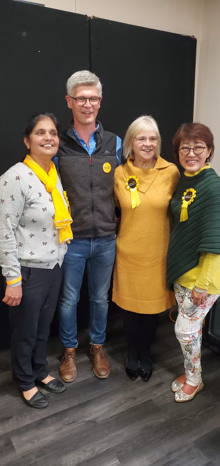 华人参政：“沉默的一群”如何改变了英国政坛的面貌？ – Wainao