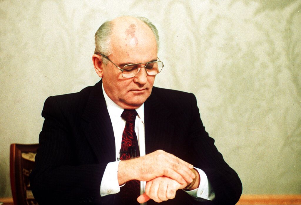 1991年12月24日，苏联解体的前一天，会议上的戈尔巴乔夫。