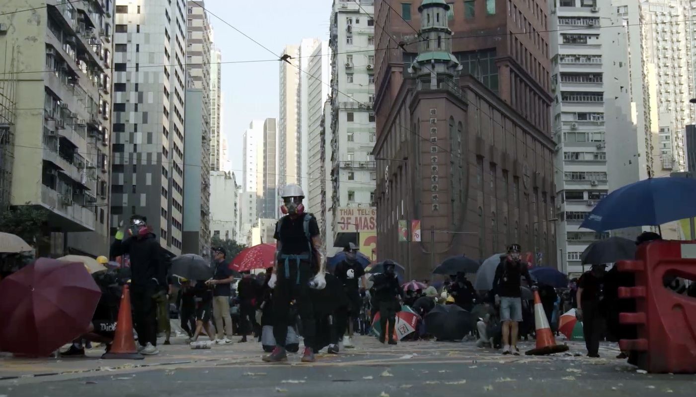 《忧郁之岛》剧照