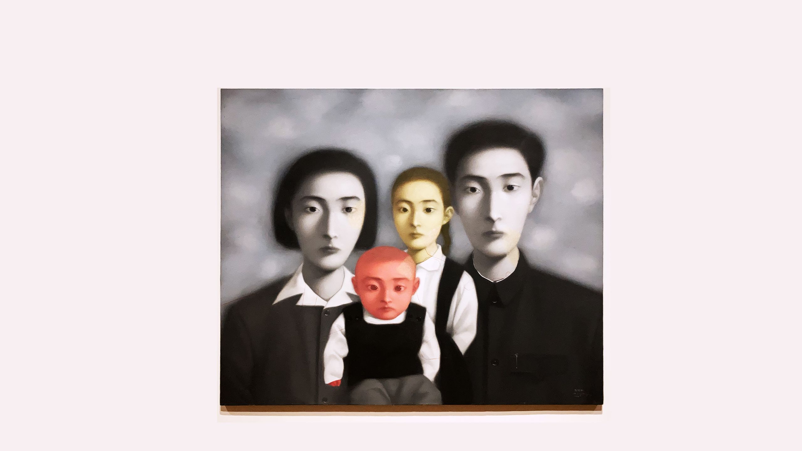 张晓刚《血缘——大家庭 17号》（作者摄）