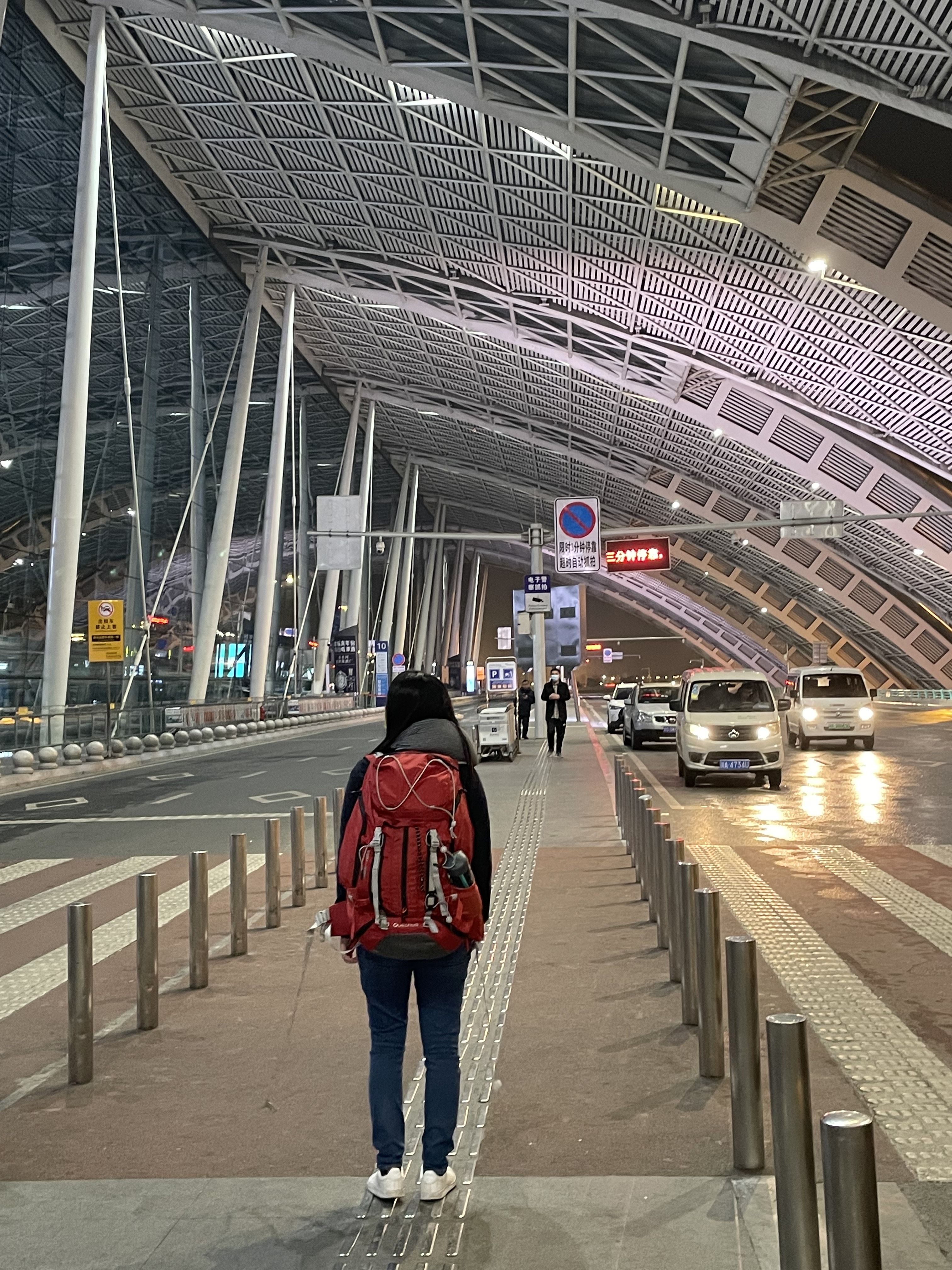 时隔近五年，林悦终于回到家乡。