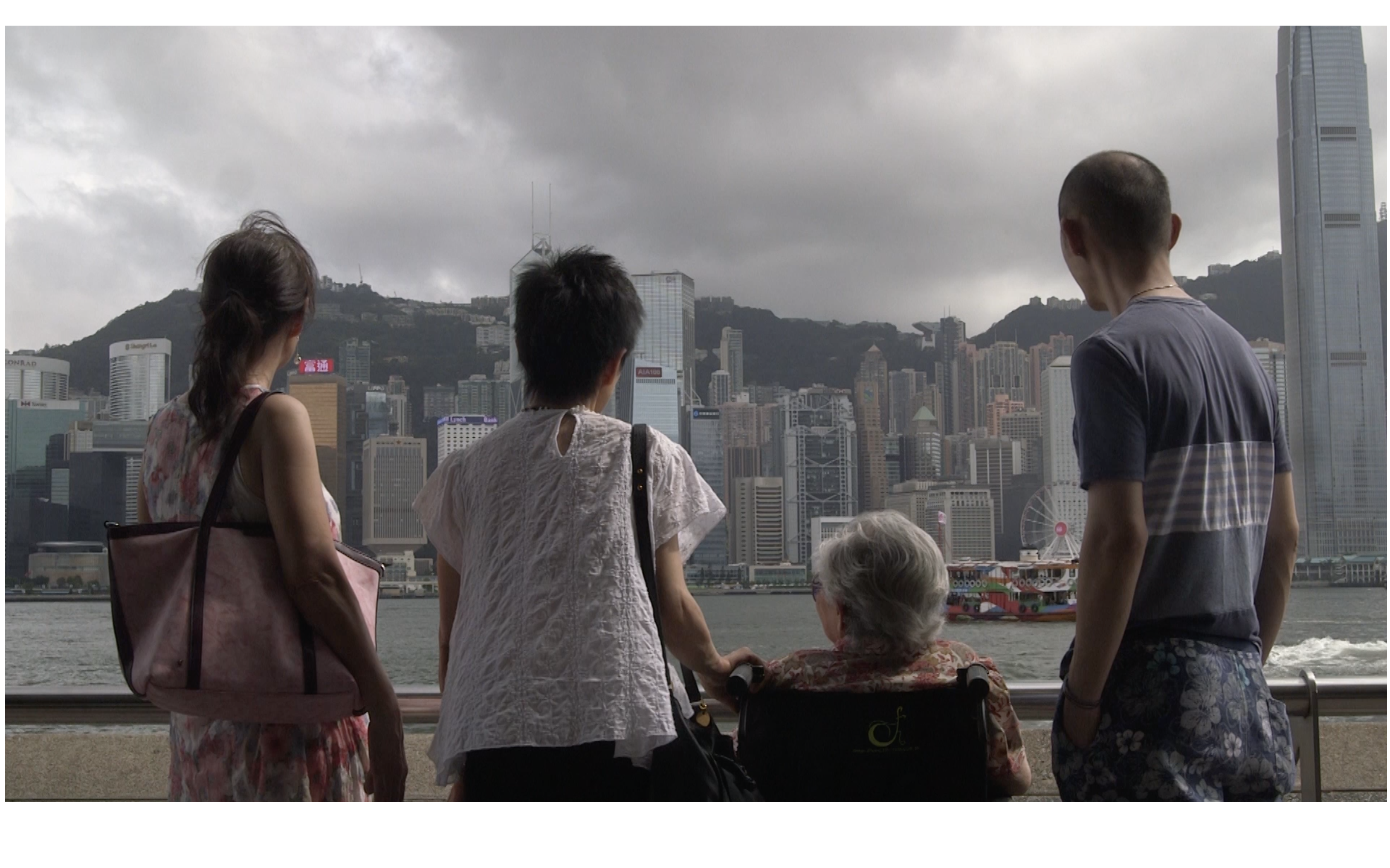 （纪录短片《若你尚在场》剧照）